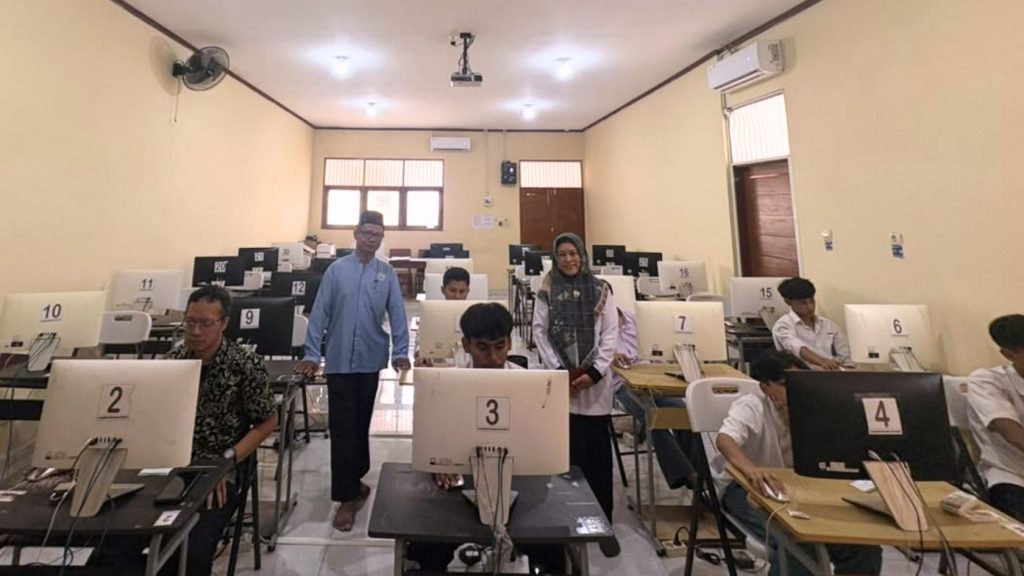 Pengisian Survei SAHABAT KBC 2026 di Laboratorium Komputer MAS Harun Asy Syafii.